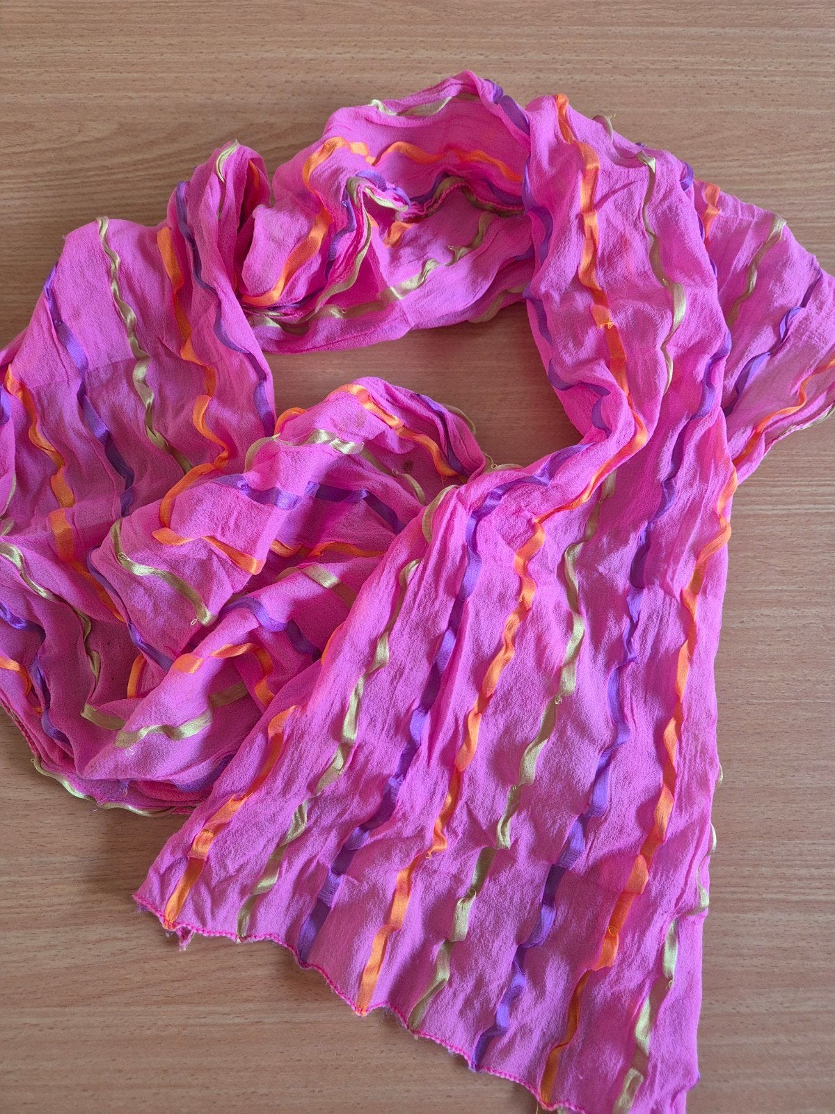Kleurig zijden sjaaltje chiffonzijde met linten, Kleding | Dames, Mutsen, Sjaals en Handschoenen, Ophalen of Verzenden, Sjaal