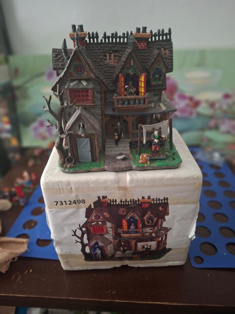Lemax Spooky Town Boogieman Hangout - Halloween decoratie, Verzamelen, Ophalen of Verzenden, Zo goed als nieuw