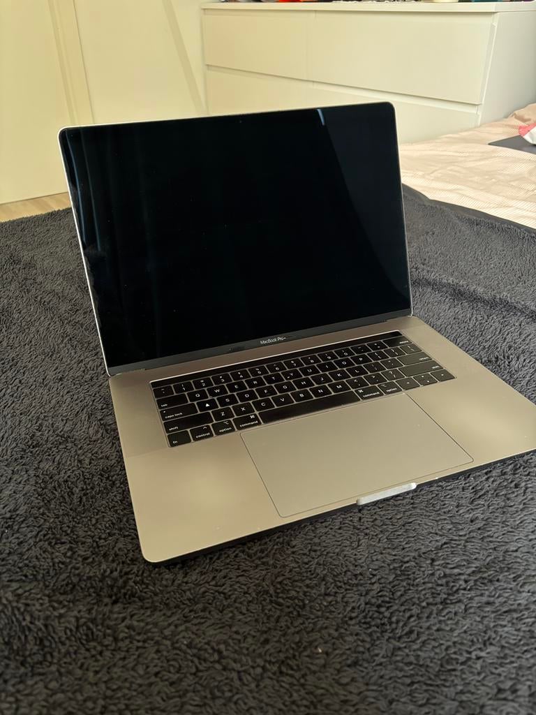 Macbook pro 2018 15inch - ONLY FOR PARTS OR REPAIR, Computers en Software, Apple Macbooks, Niet werkend, MacBook Pro, 15 inch