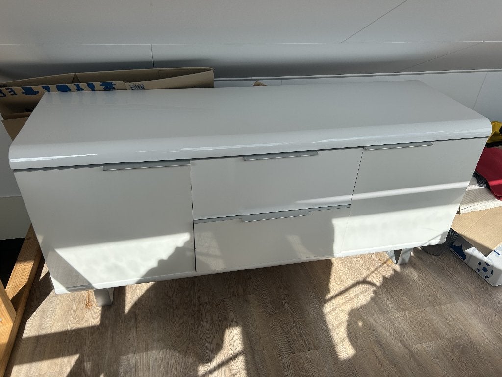 Witte kast, Ophalen, Gebruikt, 25 tot 50 cm, Met plank(en)