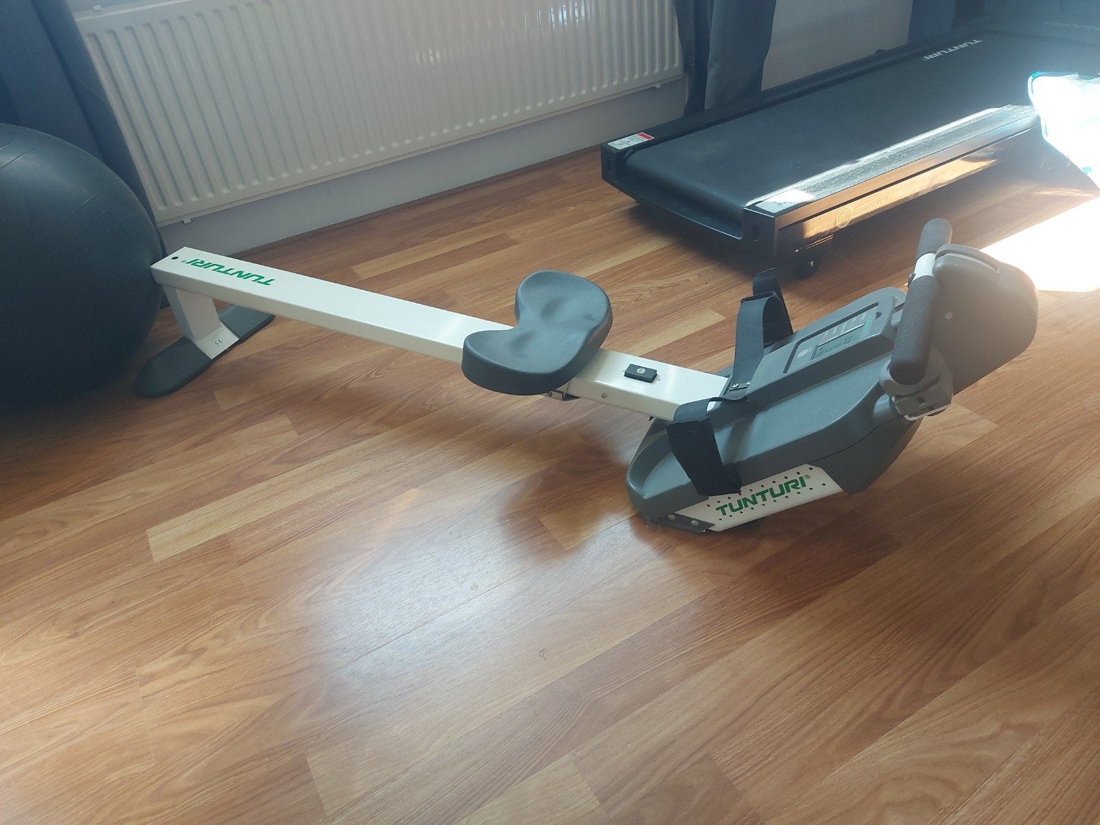 Tunturi R610 Roeitrainer - Zo goed als nieuw, Sport en Fitness, Fitnessapparatuur, Ophalen, Benen, Zo goed als nieuw, Metaal