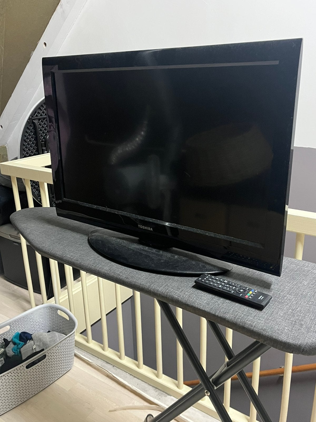 Toshiba HD Ready 81 cm televisie, Ophalen, 50 Hz, 80 tot 100 cm, Gebruikt
