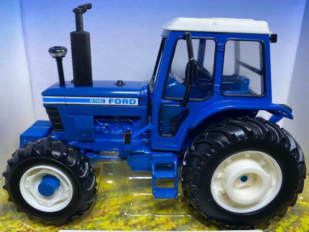 Ford 8700 4wd tractor 1:32 Britians, Ophalen of Verzenden, Nieuw, Tractor of Landbouw, Britains