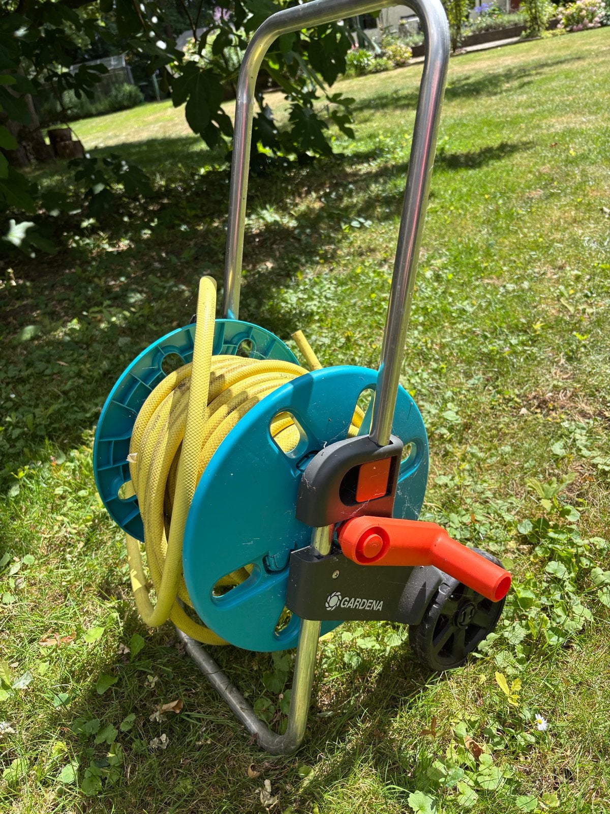Gardena tuinslanghaspel met slang, Ophalen, Zo goed als nieuw