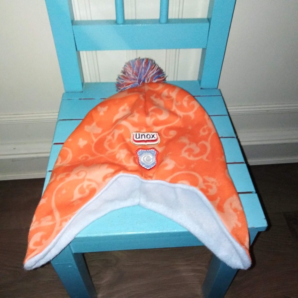 Unox Efteling muts met een pompon 2 stuks, Ophalen, Gebruikt, Kleding