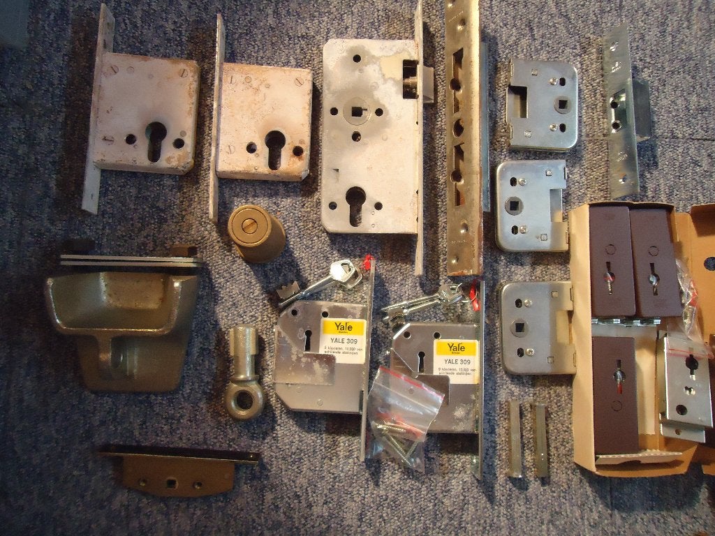Restant hang en Sluitwerk NOS in een koop, Verzenden, Nieuw, Overige materialen, Slot