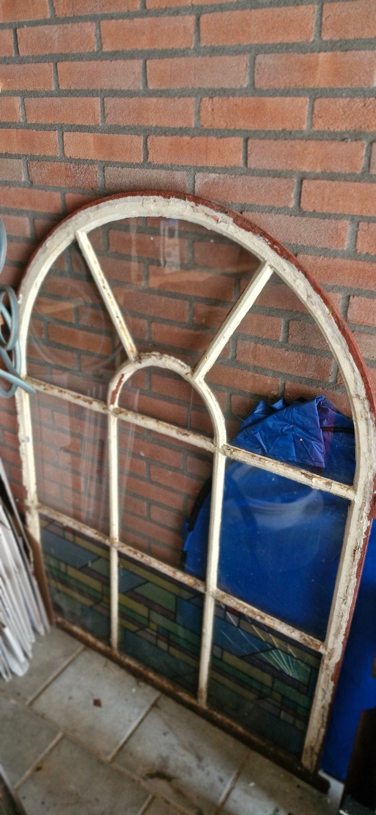 Stalen raam met glas en boog, Doe-het-zelf en Verbouw, Glas en Ramen, Ophalen, Gevelraam of Ruit, Gebruikt, Glas in lood