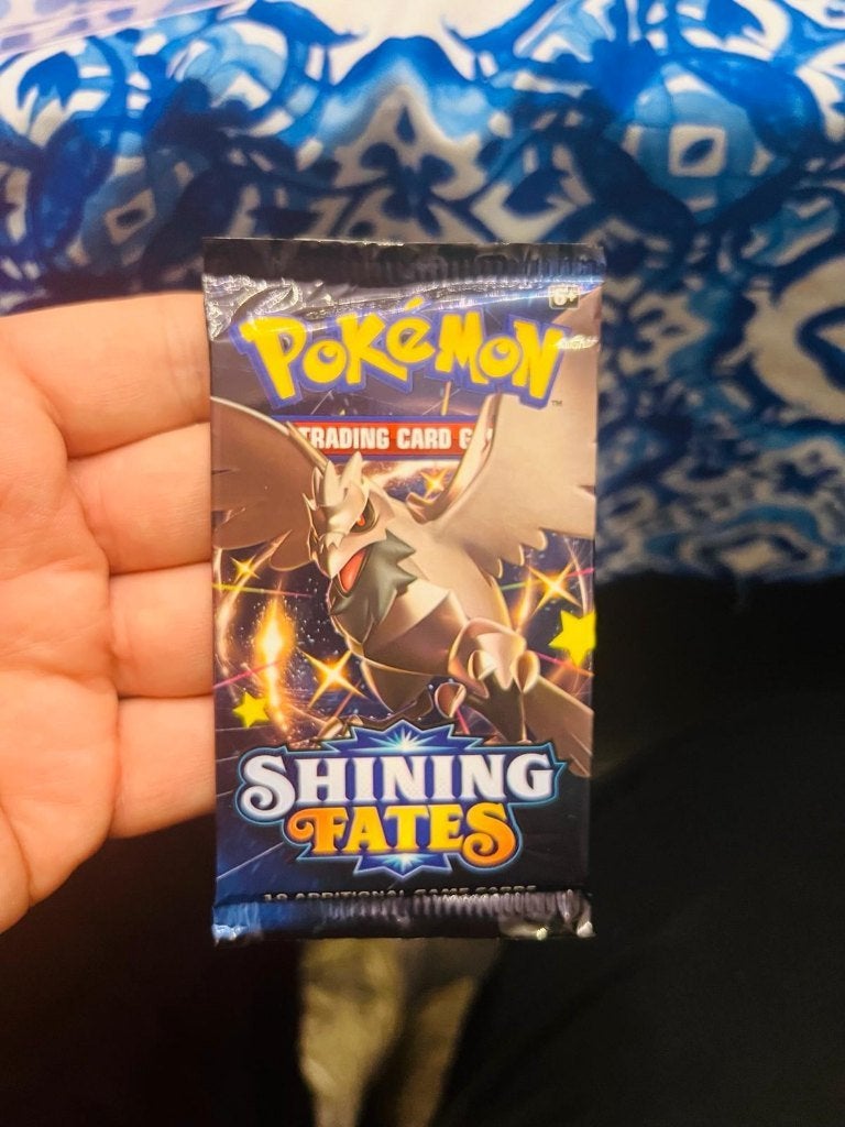 Shining Fates Sealed Booster Pack Pokemon, Verzenden, Nieuw, Booster, Foil