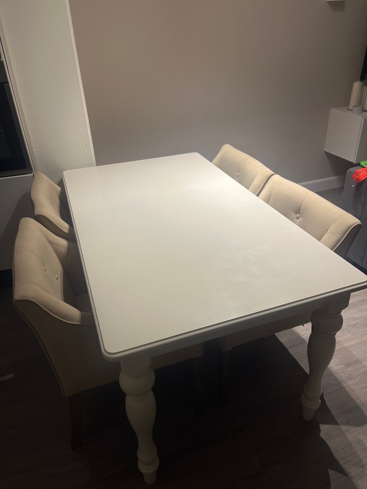 Eettafel (160x90) met 4 eetkamerstoelen