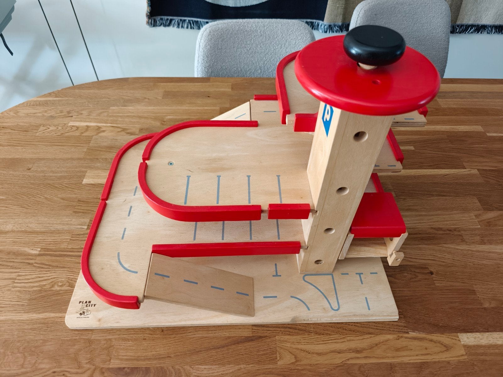 Houten parkeergarage, Ophalen, Zo goed als nieuw