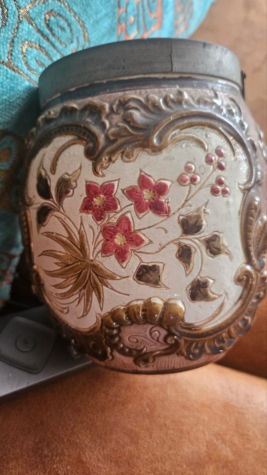 Antieke aardewerken pot met bloemmotief - 1873, Antiek en Kunst, Antiek | Keramiek en Aardewerk, Ophalen of Verzenden