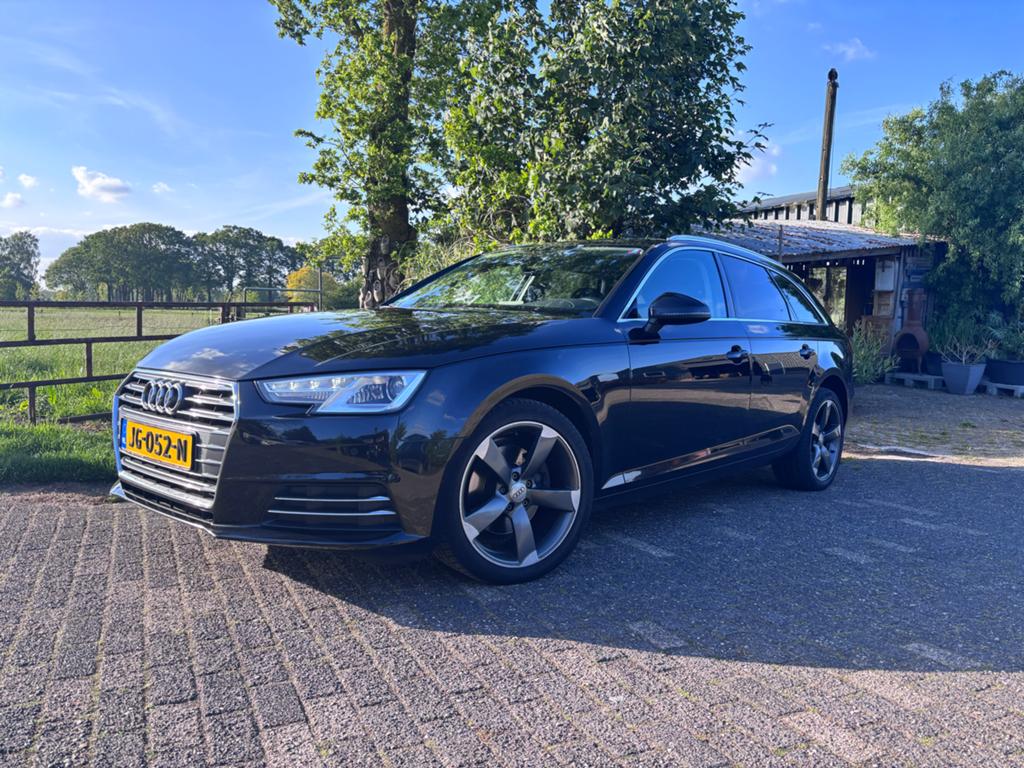 Audi A4 2.0 Tfsi nette auto zwart, Stof, Zwart, 1984 cc, 1435 kg