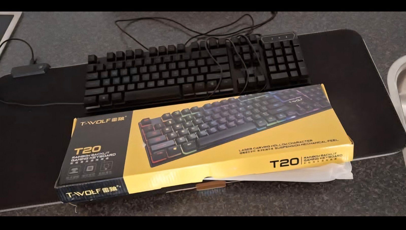 T-WOLF T20 Gaming Toetsenbord + muismat, Computers en Software, Toetsenborden, Ophalen