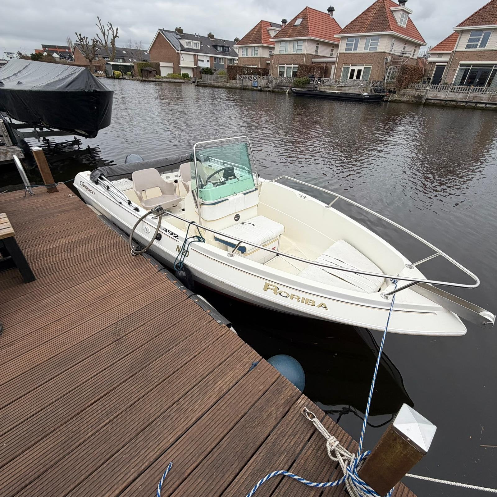 Mooie boot met recente motor 25 pk minder dan 5 jaar oud, Watersport en Boten, Motorboten en Motorjachten, Ophalen, Gebruikt, Buitenboordmotor