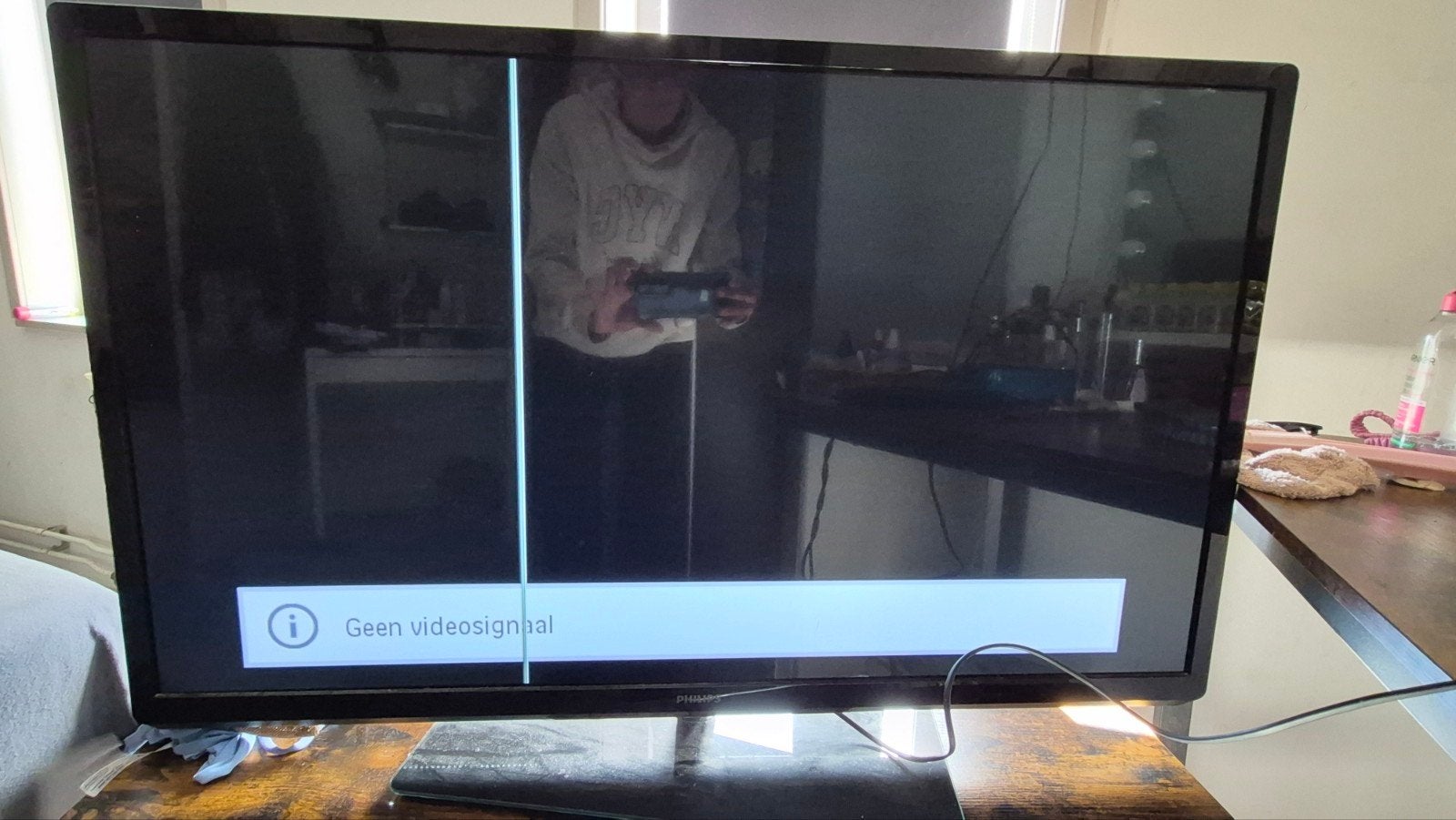 Philips TV 32 inch met streep in beeld, werkt verder goed, Audio, Tv en Foto, Televisies, Ophalen