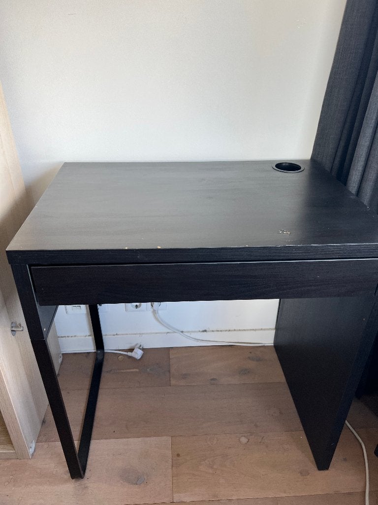 IKEA Table - MICKE, Huis en Inrichting, Ophalen, Zwart, Gebruikt, Hout