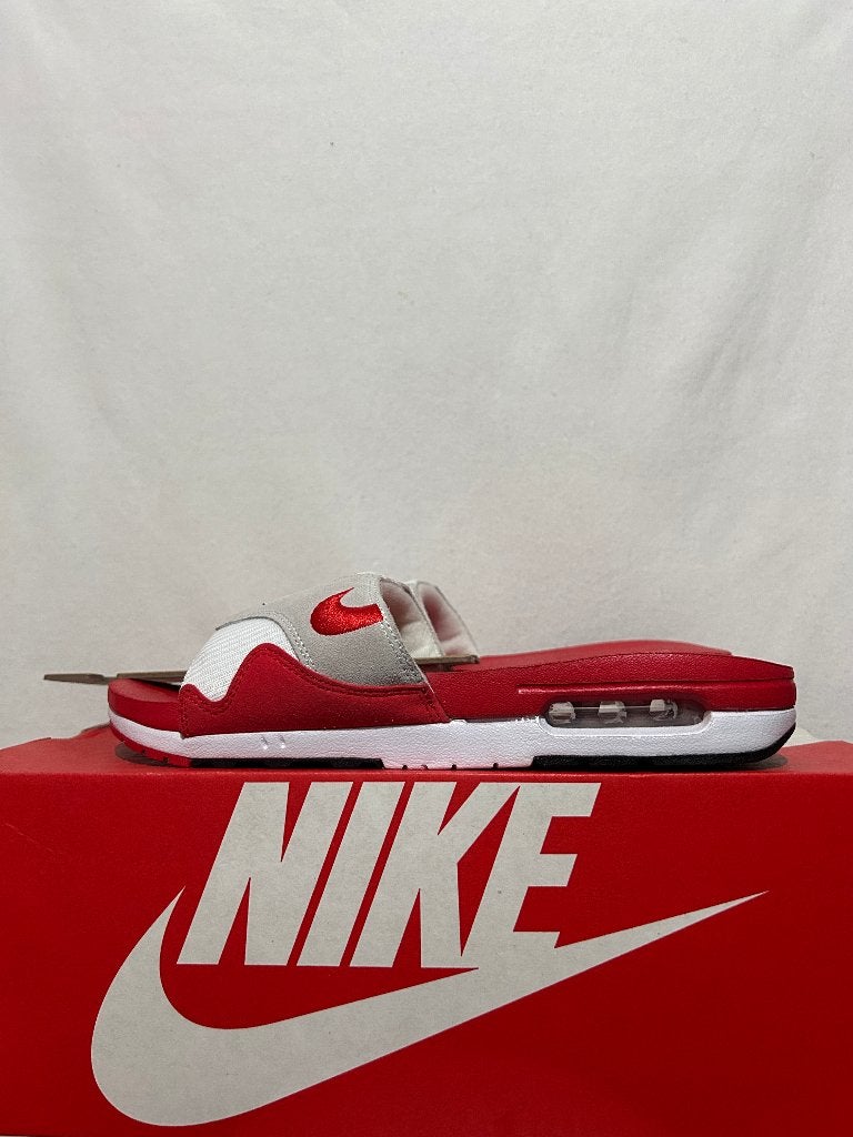 NIEUW IN DOOS! Maat 45 - Nike Air Max 1 Slide White Uni Red