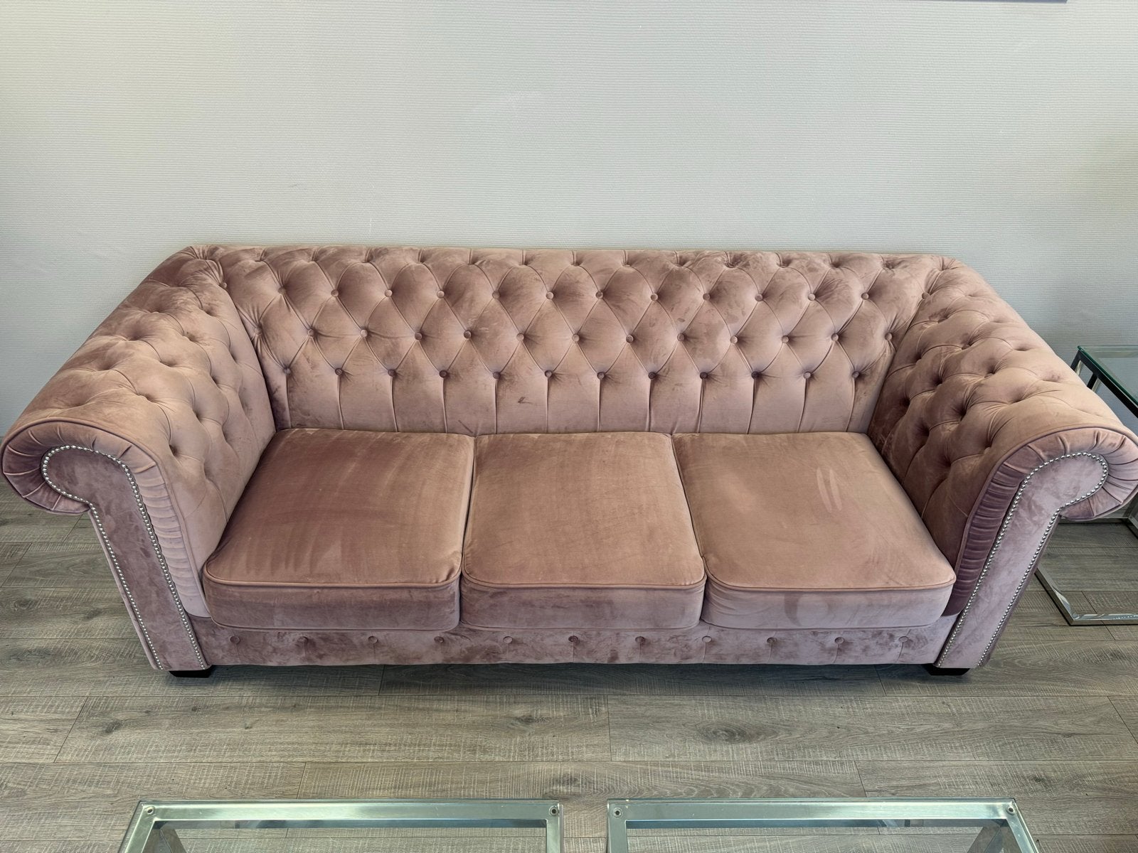 Roze fluwelen Chesterfield bank - 3-zits, Huis en Inrichting, Banken | Bankstellen, Ophalen, Gebruikt, Driepersoons, 75 tot 100 cm