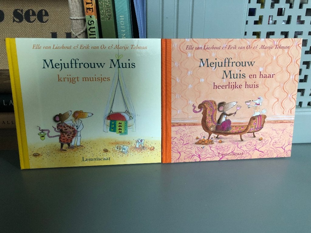 Mejuffrouw Muis 2 verschillende titels, Ophalen of Verzenden, Zo goed als nieuw, Fictie algemeen