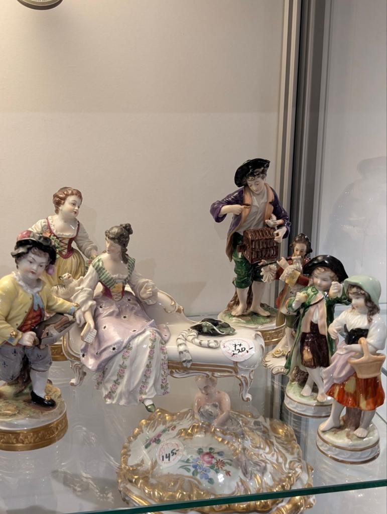 7 porseleinen beeldjes samen €220, Antiek en Kunst, Ophalen