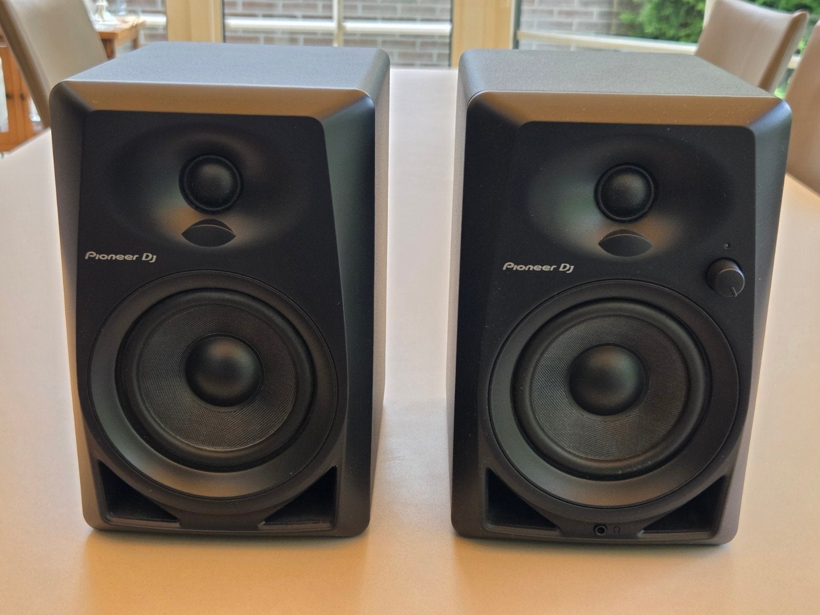 Pioneer DJ DM-40 speakers, Zo goed als nieuw, Minder dan 60 watt, Front, Rear of Stereo speakers, Ophalen