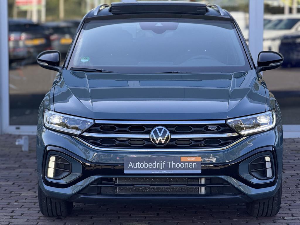 Volkswagen T-Roc 1.5 TSI R-Line | Trekhaak | Pano | Camera, 1258 kg, 4 cilinders, 150 pk, Blauw
