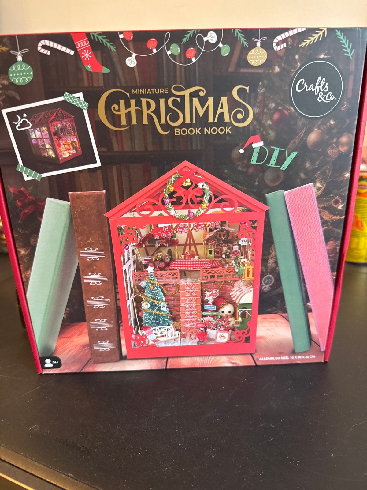 Miniatuur Kerst Boekhoek DIY Knutselset Crafts & Co, Hobby en Vrije tijd, Nieuw, Meerkleurig, Overige merken, Knutselset