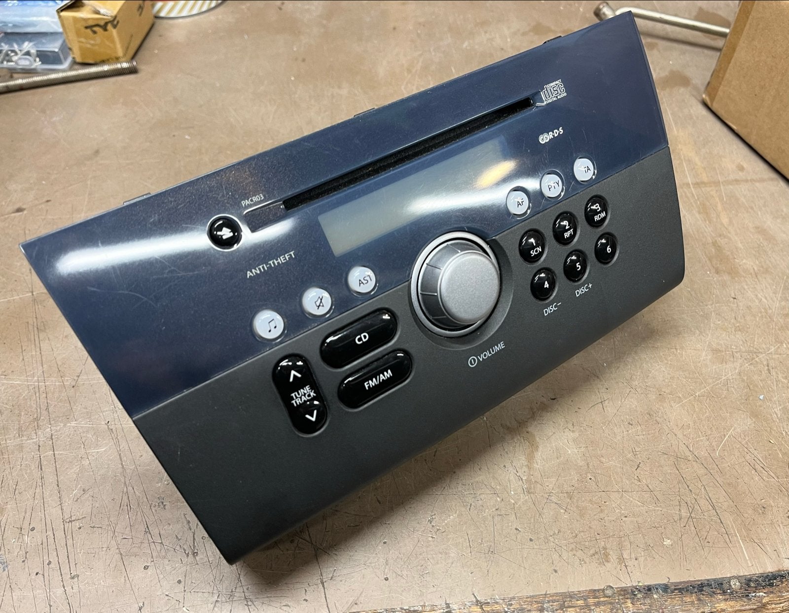 Suzuki Swift FM/AM radio met CD-speler, Auto diversen, Autoradio's, Ophalen of Verzenden, Gebruikt