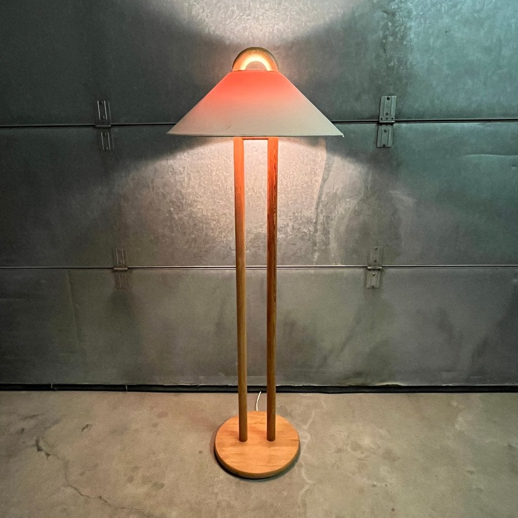 Deens design jaren 70 grenen vloerlamp door +Lys, Huis en Inrichting, Ophalen, Scandinavisch design, Gebruikt, +Lys
