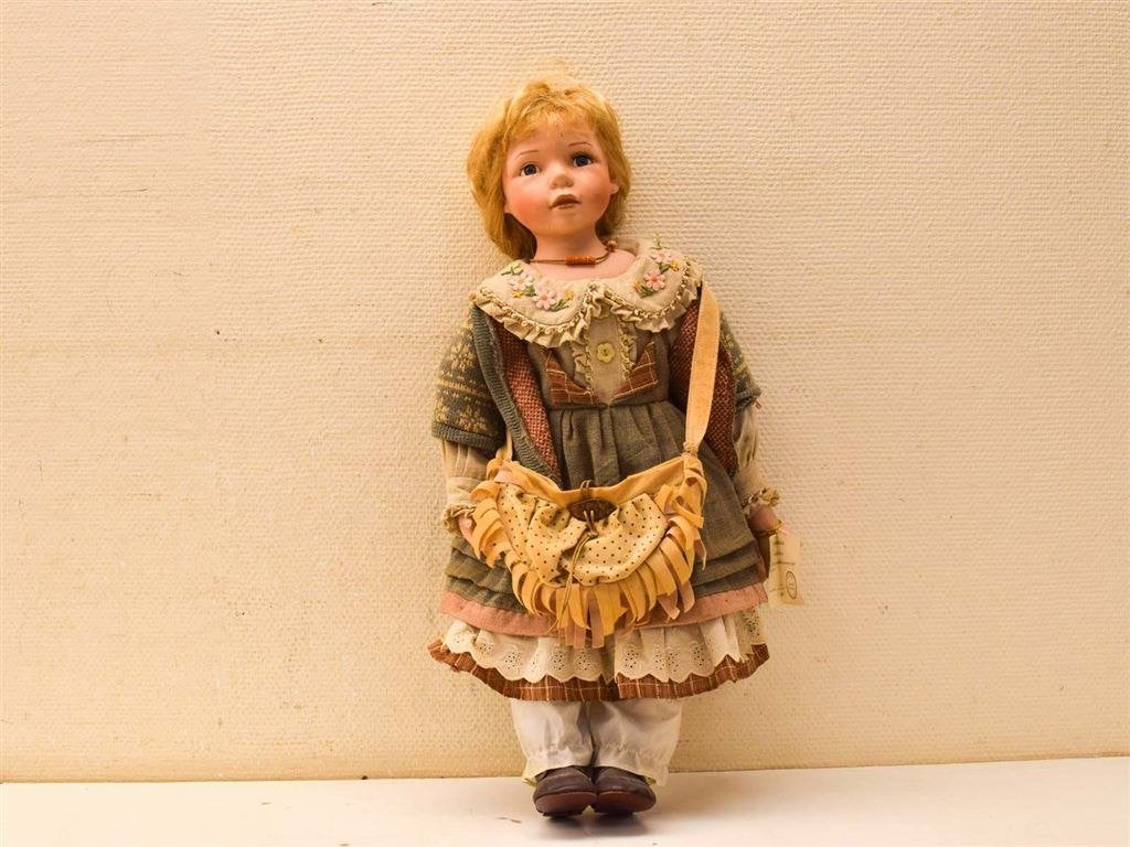 Porseleinen pop 52194