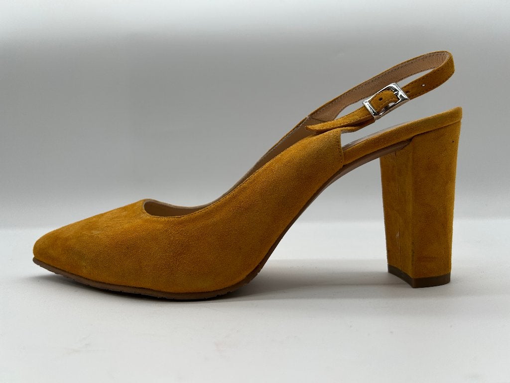 JR & HM, maat 40 mooie suède slingbacks in mosterd geel  ., Kleding | Dames, Schoenen, Verzenden, Geel, Sandalen of Muiltjes, Zo goed als nieuw