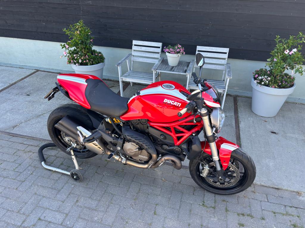 Ducati Monster 821 Stripe, 2015 met 6300 echte kilometers, Motoren, Motoren | Ducati, Particulier, Naked bike