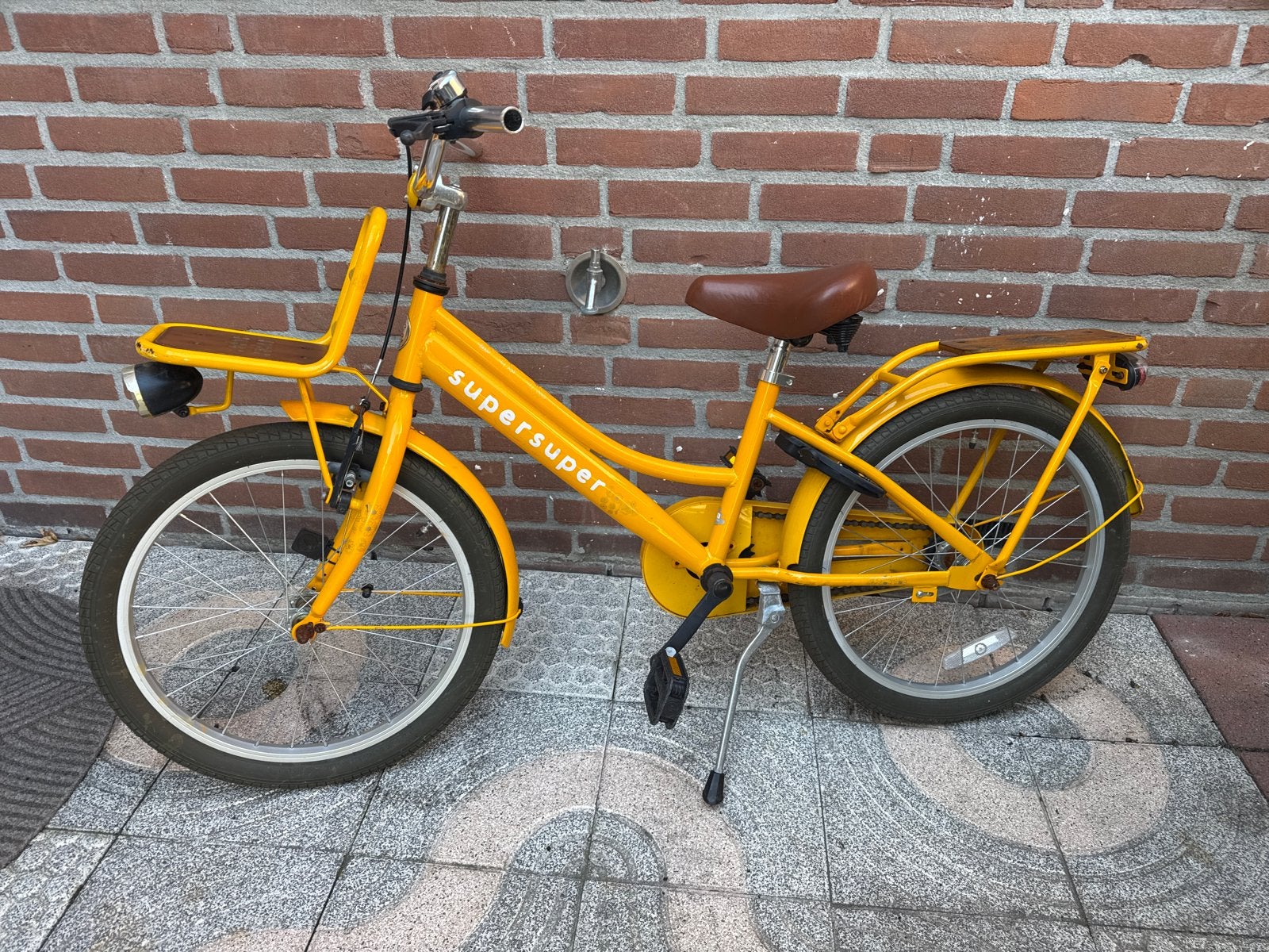 Kinderfiets Supersuper 20 inch - Geel, Ophalen, Gebruikt, Velgrem, 20 inch of meer