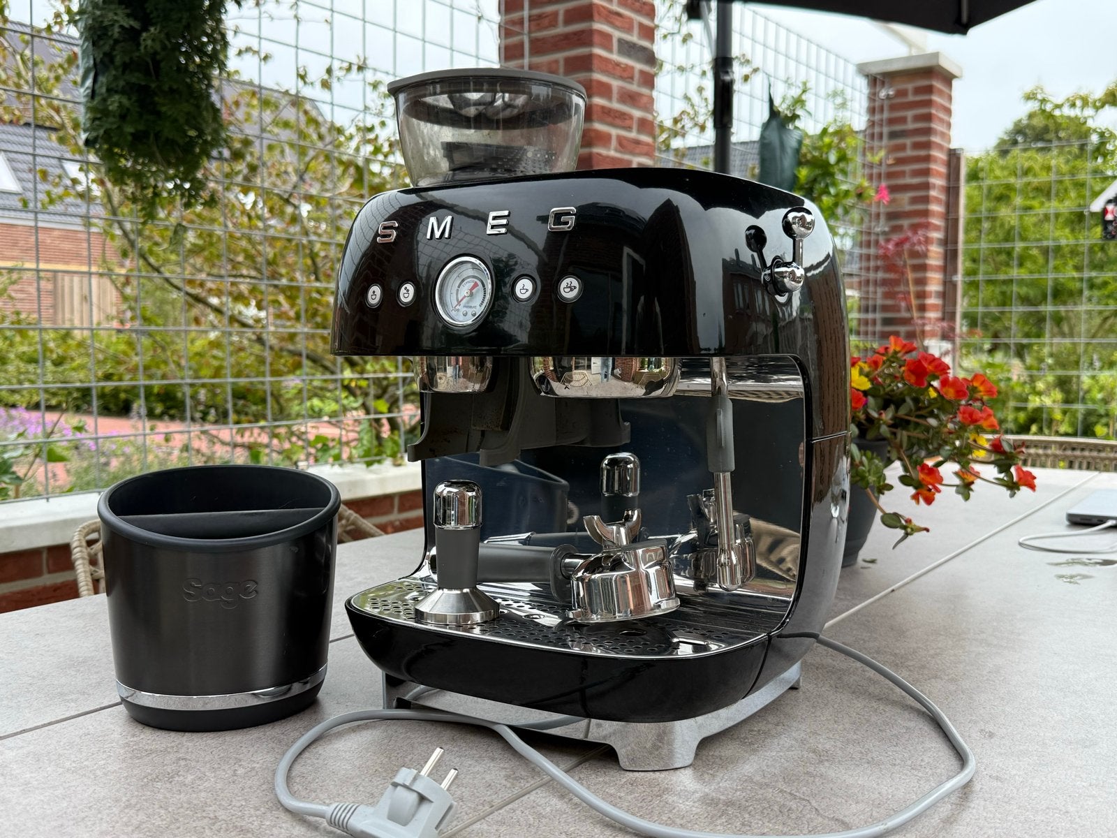 SMEG Pistonmachine 2024 model (EGF03BLEU), Gemalen koffie, Afneembaar waterreservoir, Gebruikt, Espresso apparaat