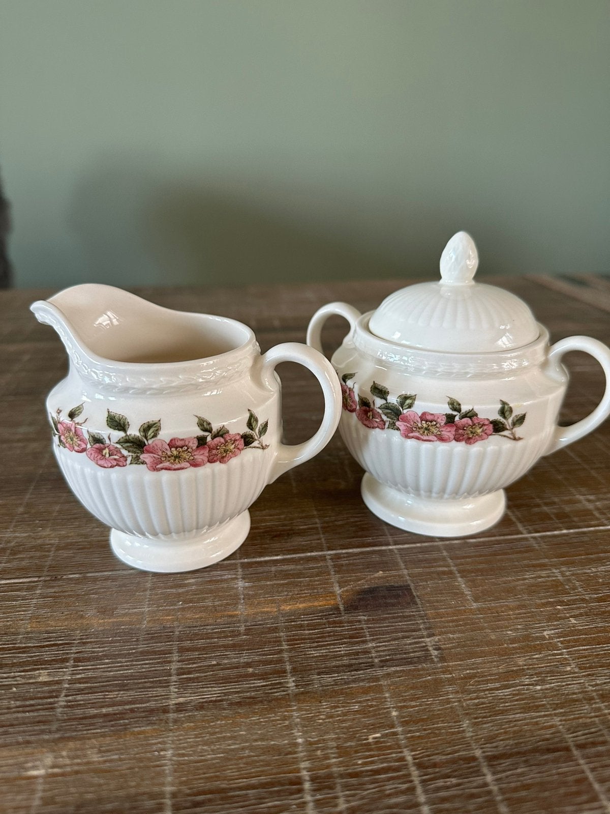 Wedgwood Briar Rose suikerpot en koffieroom kannetje, Ophalen of Verzenden
