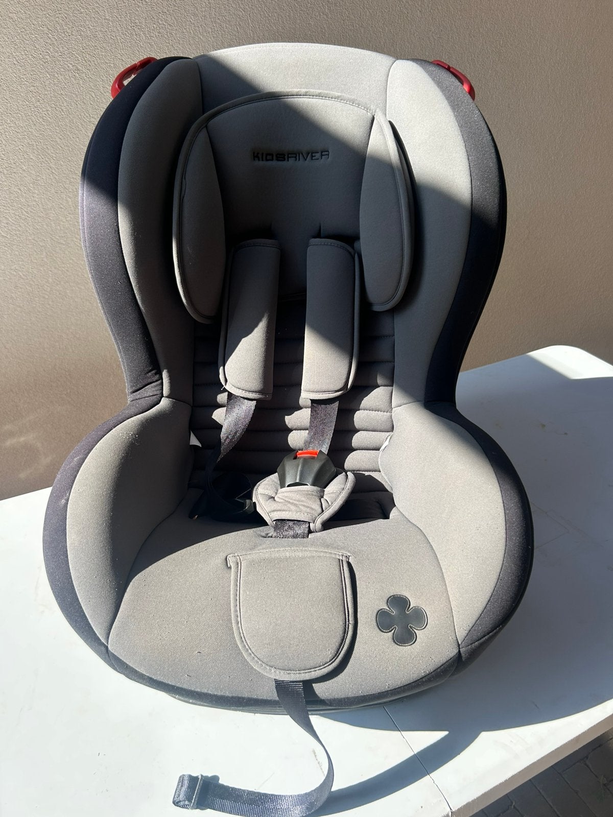 Kidsriver autostoel Evi, Autogordel, 9 t/m 18 kg, Slaapstand, Zo goed als nieuw