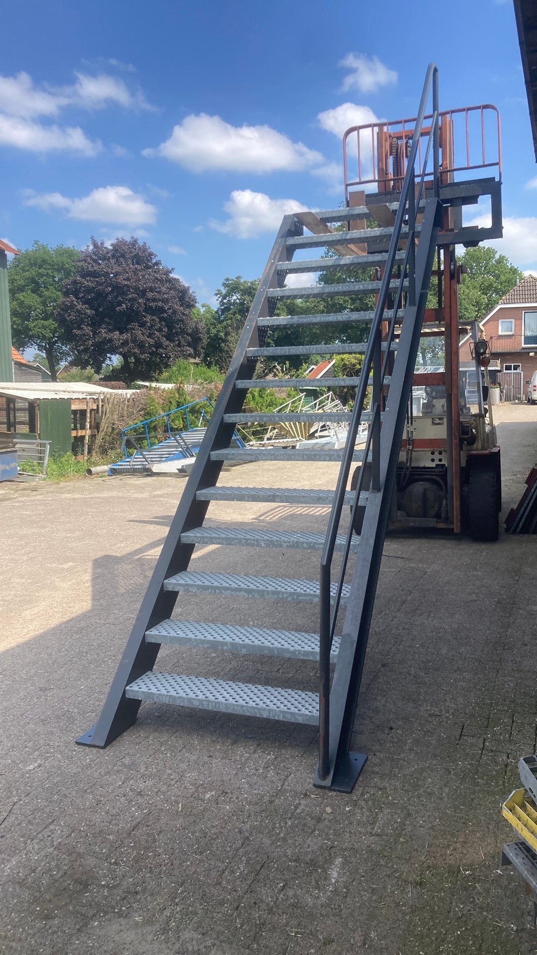 Stalen trap, Ophalen, Zo goed als nieuw, 2 tot 4 meter