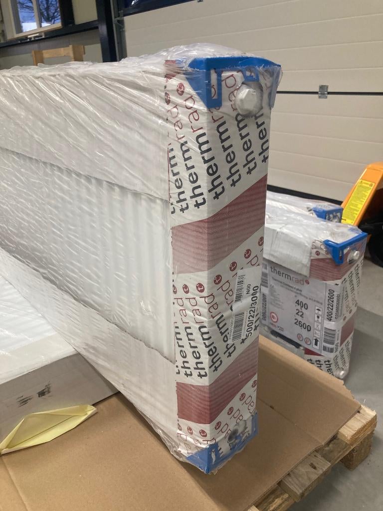 Thermrad radiator 500/600 hoog x 3000 breed type 22, 30 tot 80 cm, Radiator, Nieuw, 150 cm of meer