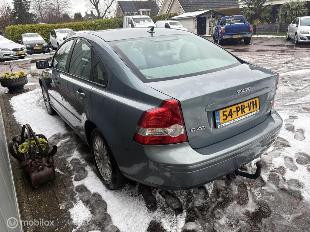 Volvo S40 2.4 Momentum, Voorwielaandrijving, Stof, Gebruikt, Beige