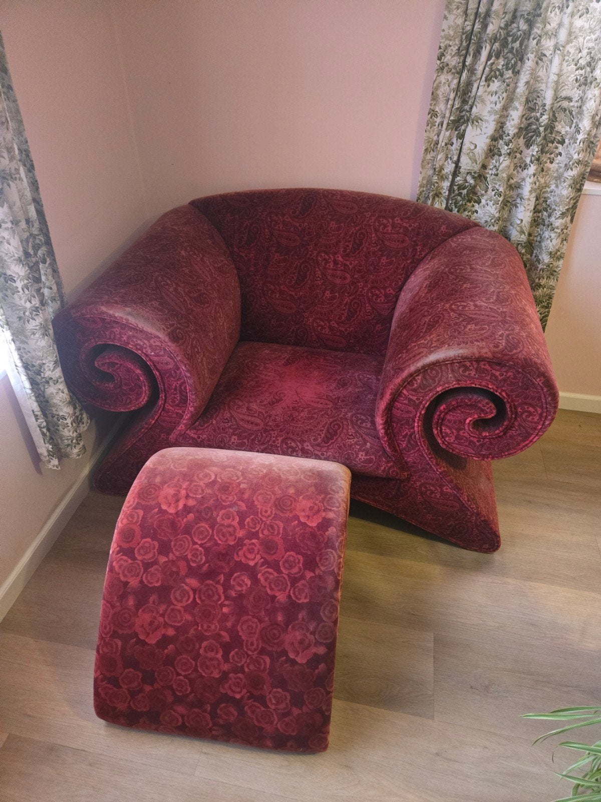 Bretz Mammut design fauteuil met hocker – vintage rood velou, Gebruikt, 100 tot 125 cm, Ophalen of Verzenden, 100 tot 125 cm