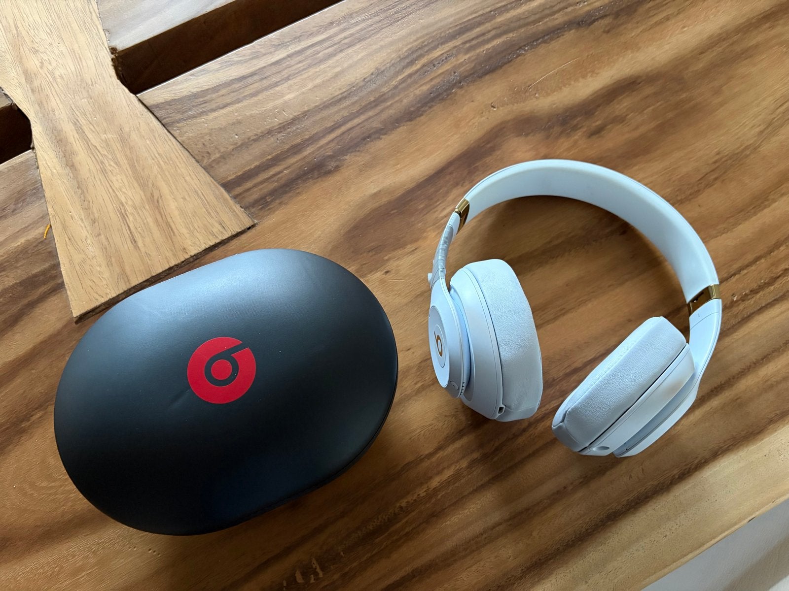 Beats Studio 3 Wireless Hoofdtelefoon met klein defect, Gebruikt, Bluetooth, Beats, Ophalen of Verzenden