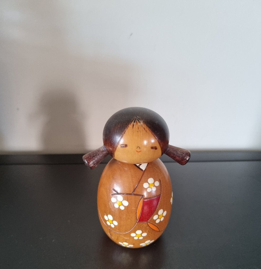Mooie Haru yo koi Kokeshi van Usaburo, Antiek en Kunst, Kunst | Niet-Westerse kunst, Pop, Japan, Hout, Meerkleurig, Geschilderd