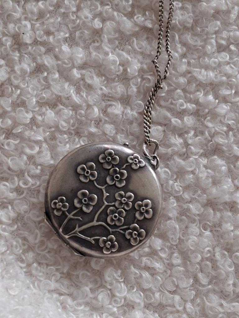 Antiek zilver rouwsieraad met klavertje 4 en heide bloem, Ophalen of Verzenden, Zilver, Ketting