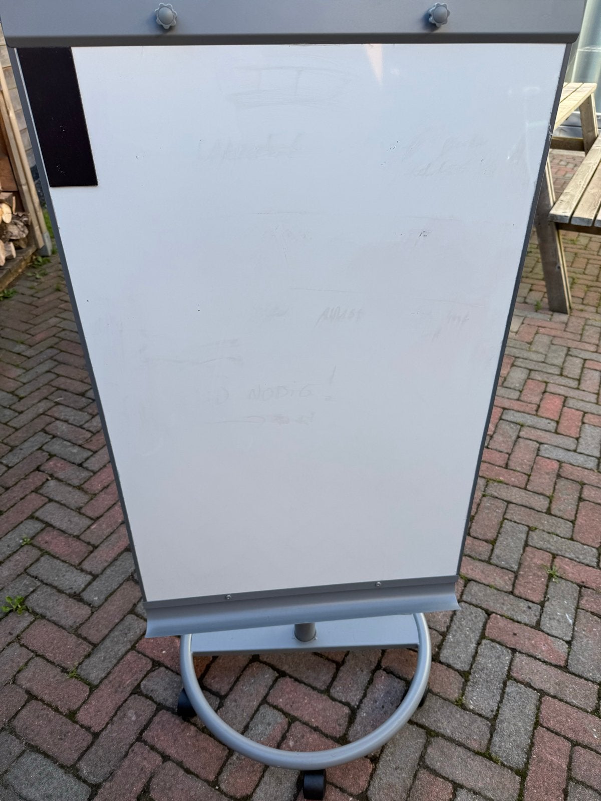 Mobiel whiteboard, in hoogte verstelbaar, Ophalen, Mobiel, Zo goed als nieuw, Whiteboard