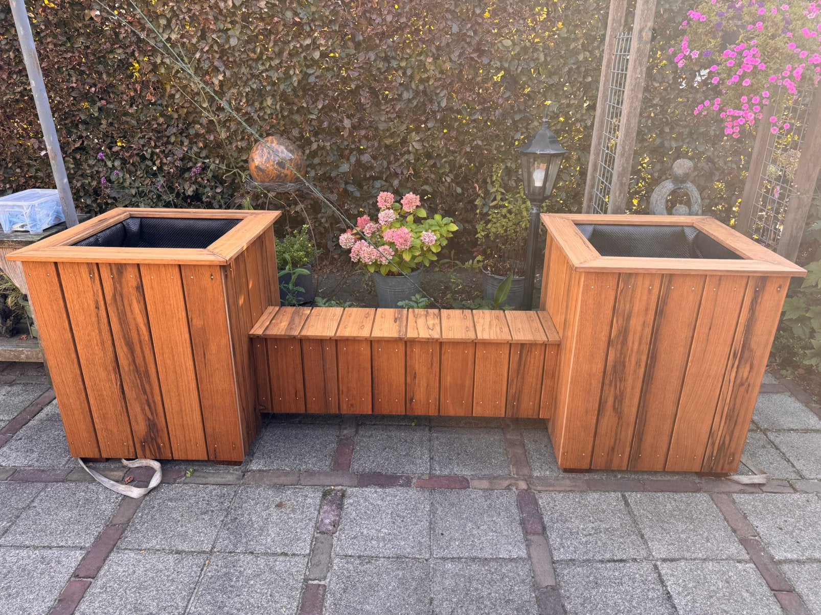 Bloembak met bankje, Ophalen, Vierkant, Zo goed als nieuw, Tuin