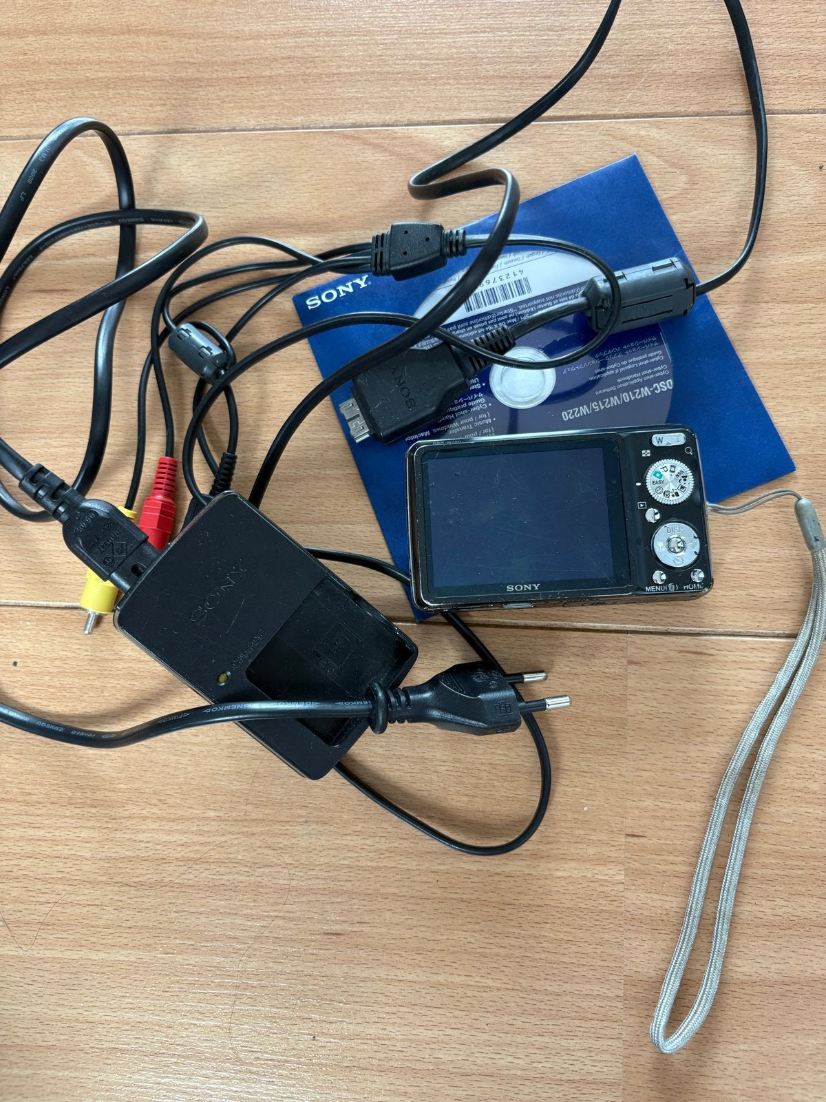 Werkende Sony Cybershot digitale camera met accessoires, Audio, Tv en Foto, Gebruikt, Oplader, Ophalen of Verzenden, Compactcamera