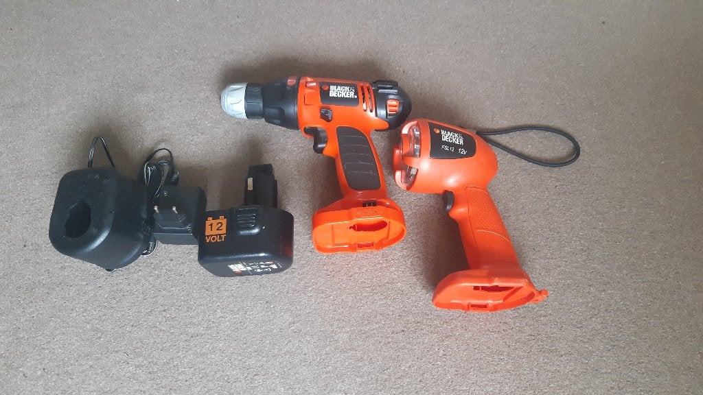 Black & Decker 12V Accu schroef-/boormachine met Werklamp, Ophalen, Zo goed als nieuw, Minder dan 400 watt, Boor- en Schroefmachine