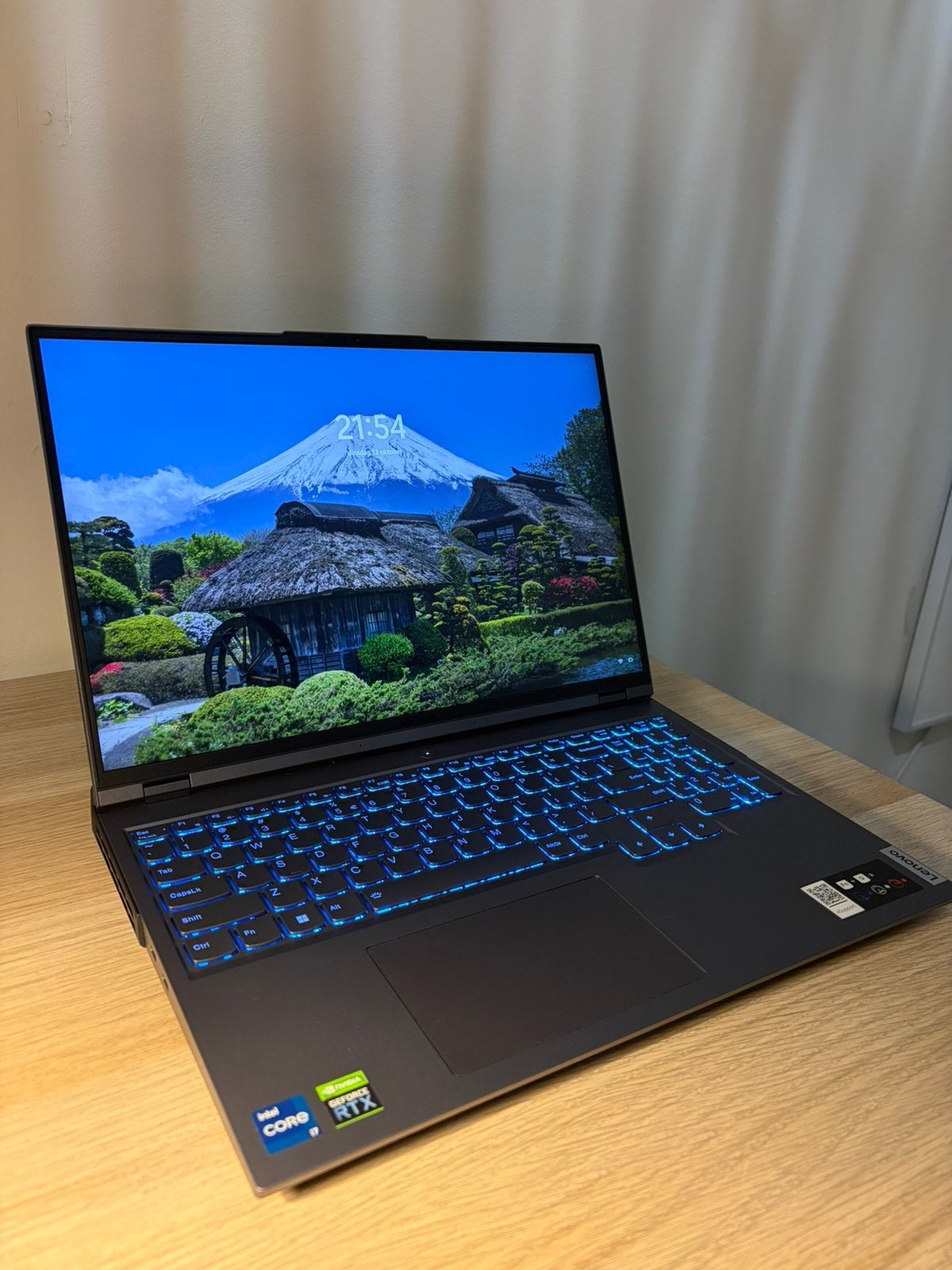 Lenovo gaming Laptop, met doos, Ophalen, Met videokaart, 2 tot 3 Ghz, Zo goed als nieuw