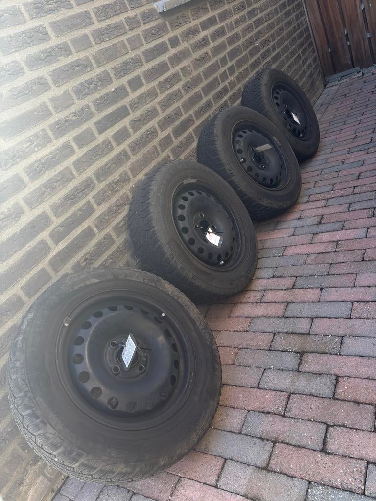Winterbanden met velgen en wieldoppen voor Skoda Citygo, Auto-onderdelen, Banden en Velgen, Ophalen, 14 inch, Gebruikt, Banden en Velgen