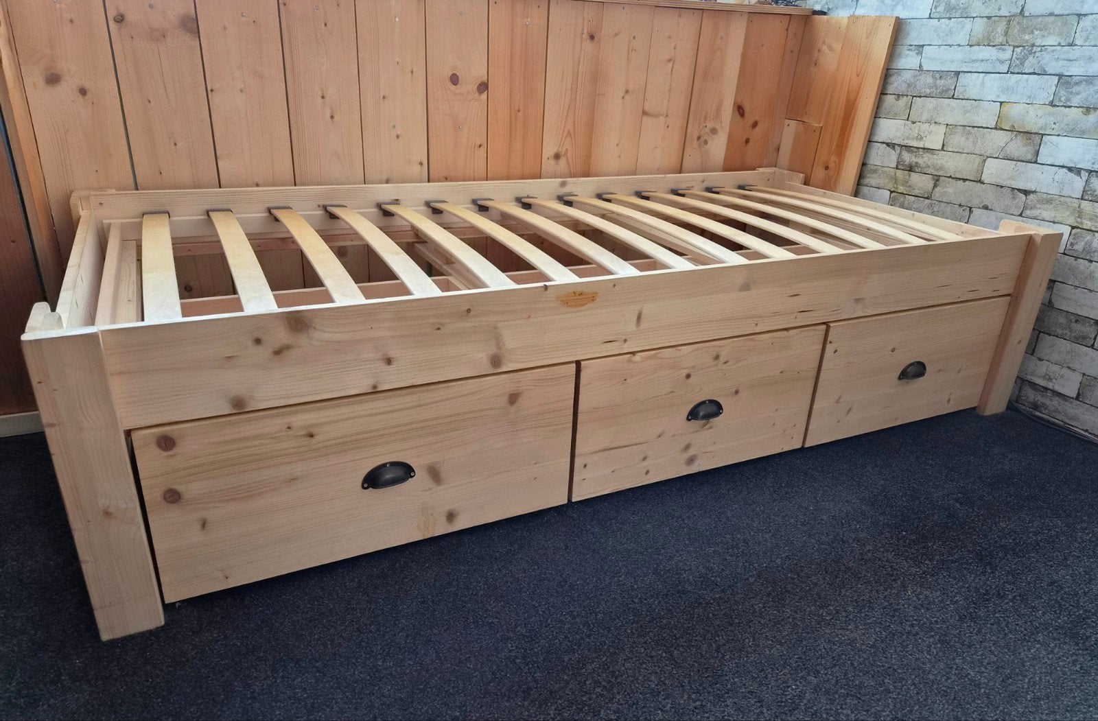 Stevig houten bed 90x200cm met 3 lades - Onbehandeld, Huis en Inrichting, Ophalen, 90 cm, Zo goed als nieuw, 200 cm